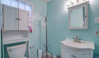 5052 Schira St, Bay St. Louis, MS 39520