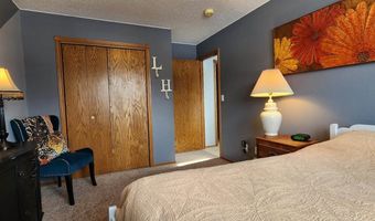 6707 Sonora Way, Bismarck, ND 58503
