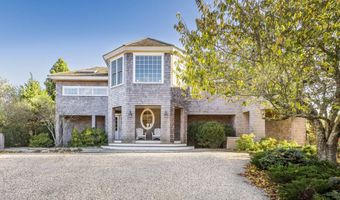 55 Seabreeze Ln, Amagansett, NY 11930