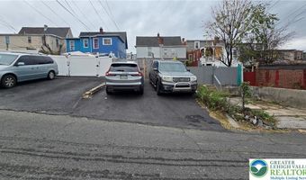 909 N 6th St, Allentown, PA 18102