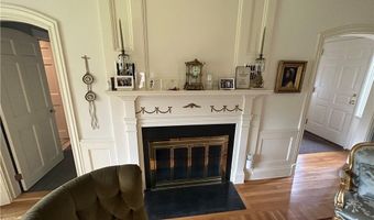 50 Grandview Ave, Lincoln, RI 02865