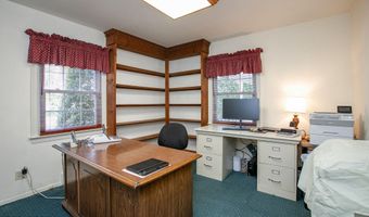 75 Lakeview Dr, Allentown, NJ 08501