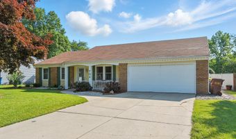 704 S Dewey St, Auburn, IN 46706