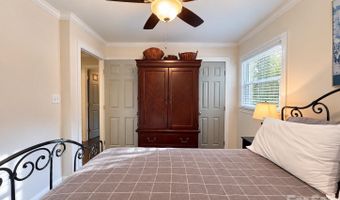2720 Shamrock Dr, Charlotte, NC 28205