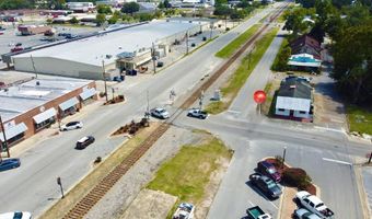 21 Fair St, Baxley, GA 31513