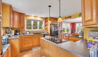 100 Adams Rd, Bloomfield, CT 06002