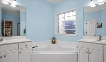 200 Scottsdale Dr, Advance, NC 27006