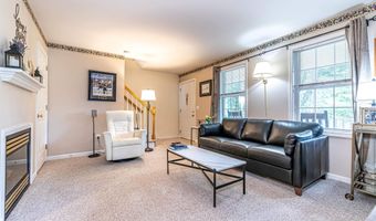 33 Merrimack Rd C, Amherst, NH 03031
