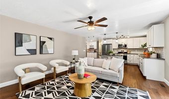 1014 Bedford Ln, Ballwin, MO 63011