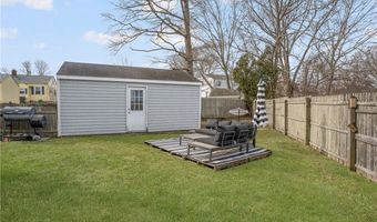 4 Halsey Ave, Middletown, RI 02842