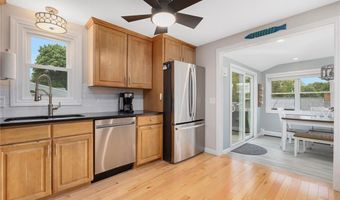 118 Pettee Ave, North Kingstown, RI 02852