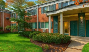 2407 S GOEBBERT Rd G202, Arlington Heights, IL 60005