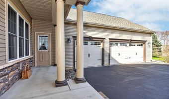 227 Landbridge Dr, Altamont, NY 12009
