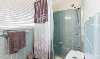 2540 Montyna Ln, Alford, FL 32420