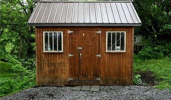 11 Sands Ave, Ambridge, PA 15003