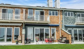 4 Victoria Dr, Amityville, NY 11701
