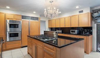 29 Sunset Rd S, Albertson, NY 11507