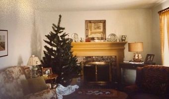 14 Lakeshore Dr, Belgrade, ME 04917