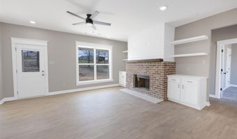 1017 Creekwood Cir, Bauxite, AR 72011