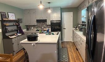 200 S Karner Ave, Altamont, KS 67330