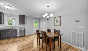 17 Laurel Rd, Arden, NC 28704