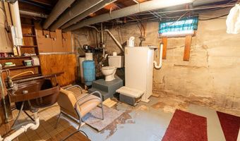 N6098 County Road N, Arkansaw, WI 54721