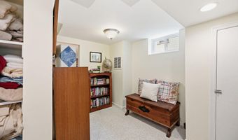 1116 N ROOSEVELT St N, Arlington, VA 22205