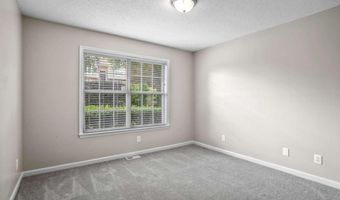 1027 Regency Dr, Acworth, GA 30102