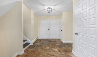 10 Abbott Valley View Dr, Cumberland, RI 02864