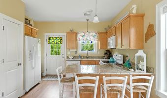 12 Sunrise Ln, Arundel, ME 04046
