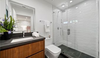 16105 Clear Oak Dr, Encino, CA 91436