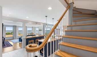 10 Blanding Ave, Barrington, RI 02806