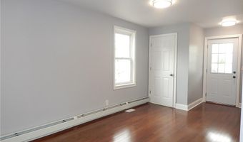 52 Hillwood St, Cranston, RI 02920