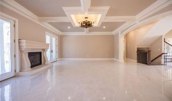 7 Dennell Dr, Lincoln, RI 02865