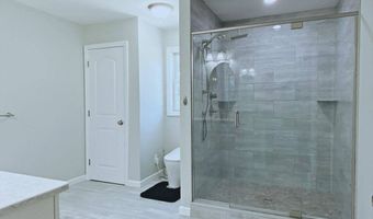 25 Damato Way, Agawam, MA 01001