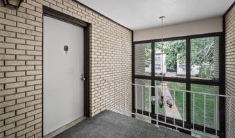148 Cumberland Park Ct E, Ballwin, MO 63011