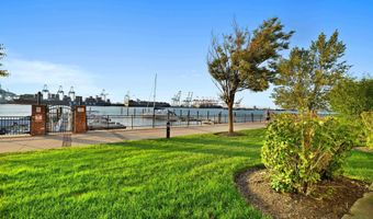 4 BOATWORKS Dr, Bayonne, NJ 07002