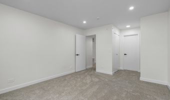 1727 W Hawkes St 8, Arlington Heights, IL 60004