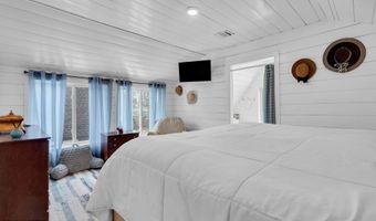 375 E Barnegat Ave, Bayville, NJ 08721
