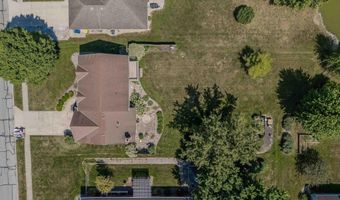 914 S Duesenberg Dr, Auburn, IN 46706