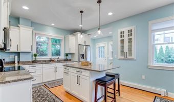 1 Bliss Rd, Newport, RI 02840