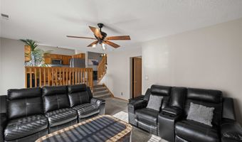1215 7th Ave SE, Altoona, IA 50009