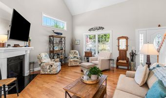 39 Pineview Dr, Candia, NH 03034