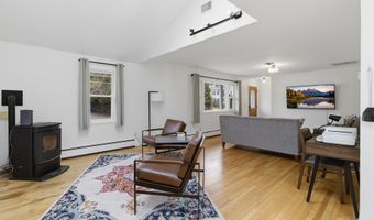 212 Dewey St, Bennington, VT 05201