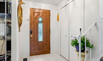 5141 BRADFIELD Dr, Annandale, VA 22003