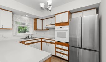 1 E Hayestown Rd 33, Danbury, CT 06811