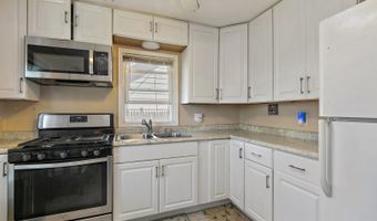 23096 W Lake Shore Dr, Antioch, IL 60002