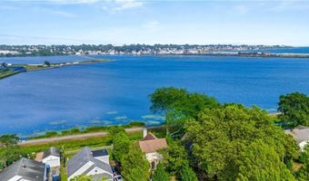 128 Eustis Ave, Newport, RI 02840