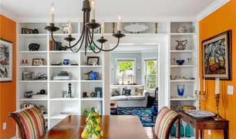 15 Cross St, Newport, RI 02840