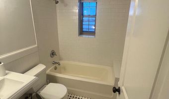 820- A WASHINGTON St 327, Alexandria, VA 22314